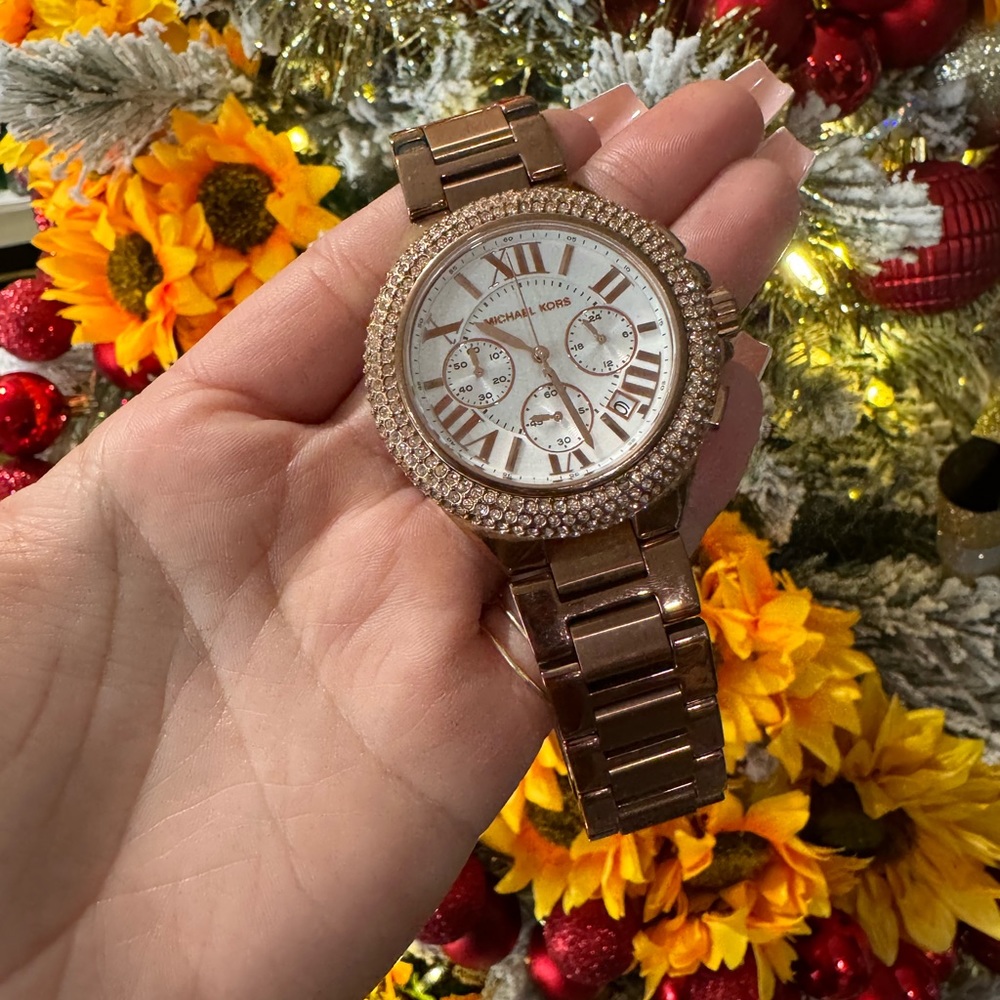 ONE DAY SALE💫

SALE🌸MICHAEL KORS chronograph rose gold watch ✨ - Picture 9 of 11